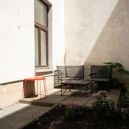 Chic Newly-Renovated Apartment Steps From Subway In Vienna'S Hernals District ภายนอก รูปภาพ