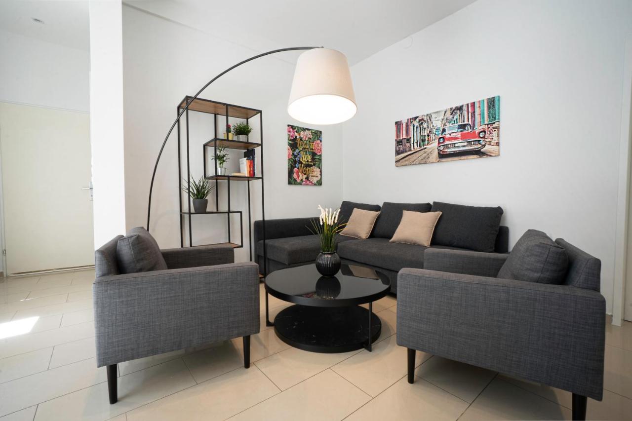 Chic Newly-Renovated Apartment Steps From Subway In Vienna'S Hernals District ภายนอก รูปภาพ