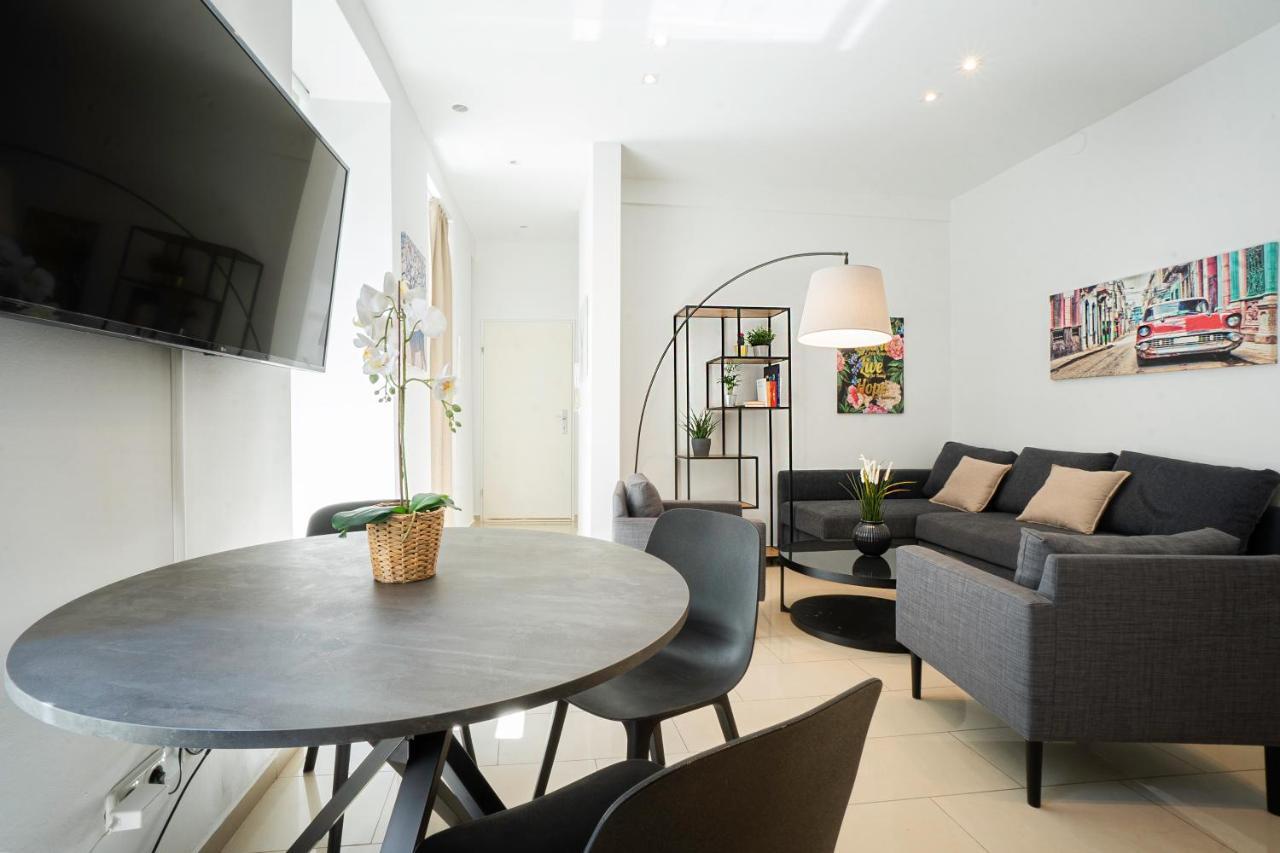 Chic Newly-Renovated Apartment Steps From Subway In Vienna'S Hernals District ภายนอก รูปภาพ